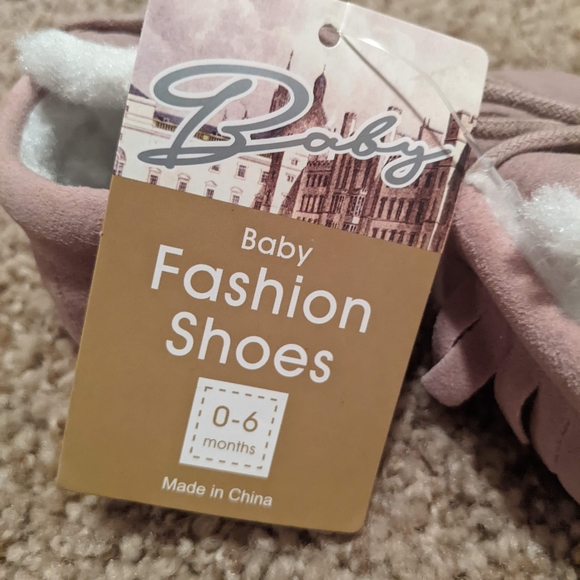 Baby moccasins NWT - Picture 2 of 6